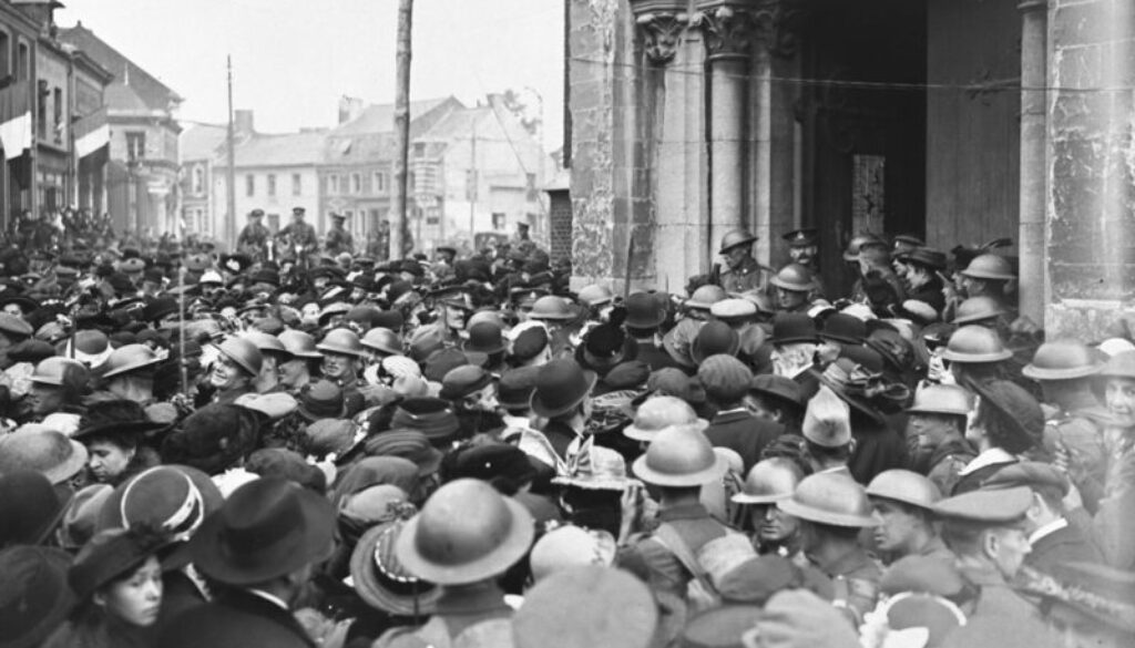 267_Huge crowds outside Denain Church where Thanksgiving Service was being held to commemorate the deliverance of the town. October, 1918. 2